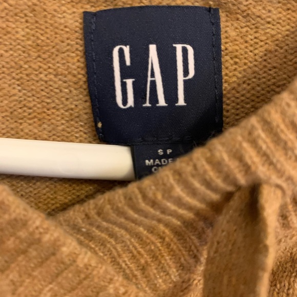 Gap sweater with attached hood - size S - Picture 3 of 4
